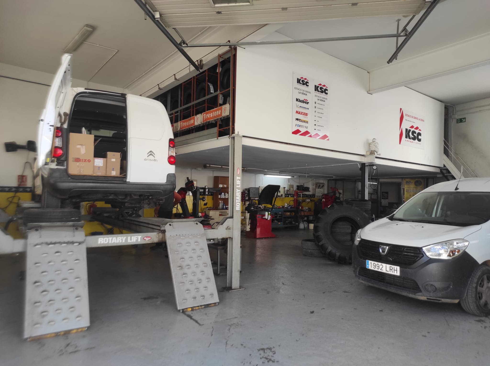 ef0de1f4-18e3-43fc-b2b5-7a032affbe22